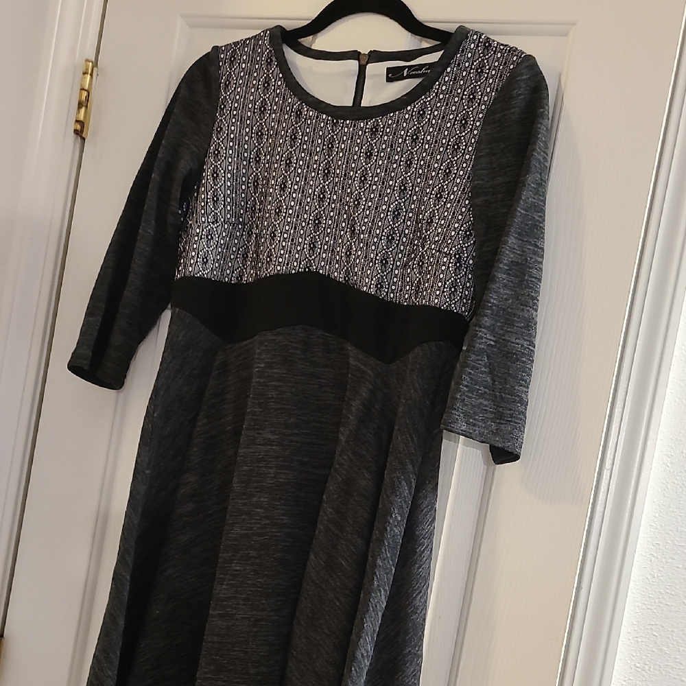 Elegant Black and Gray Patterned Dress